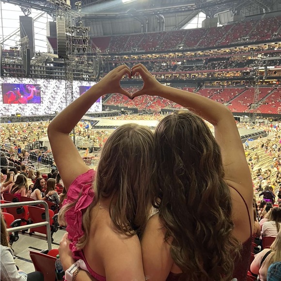 Meet your Posher, Kennedy - Picture 4 of 5